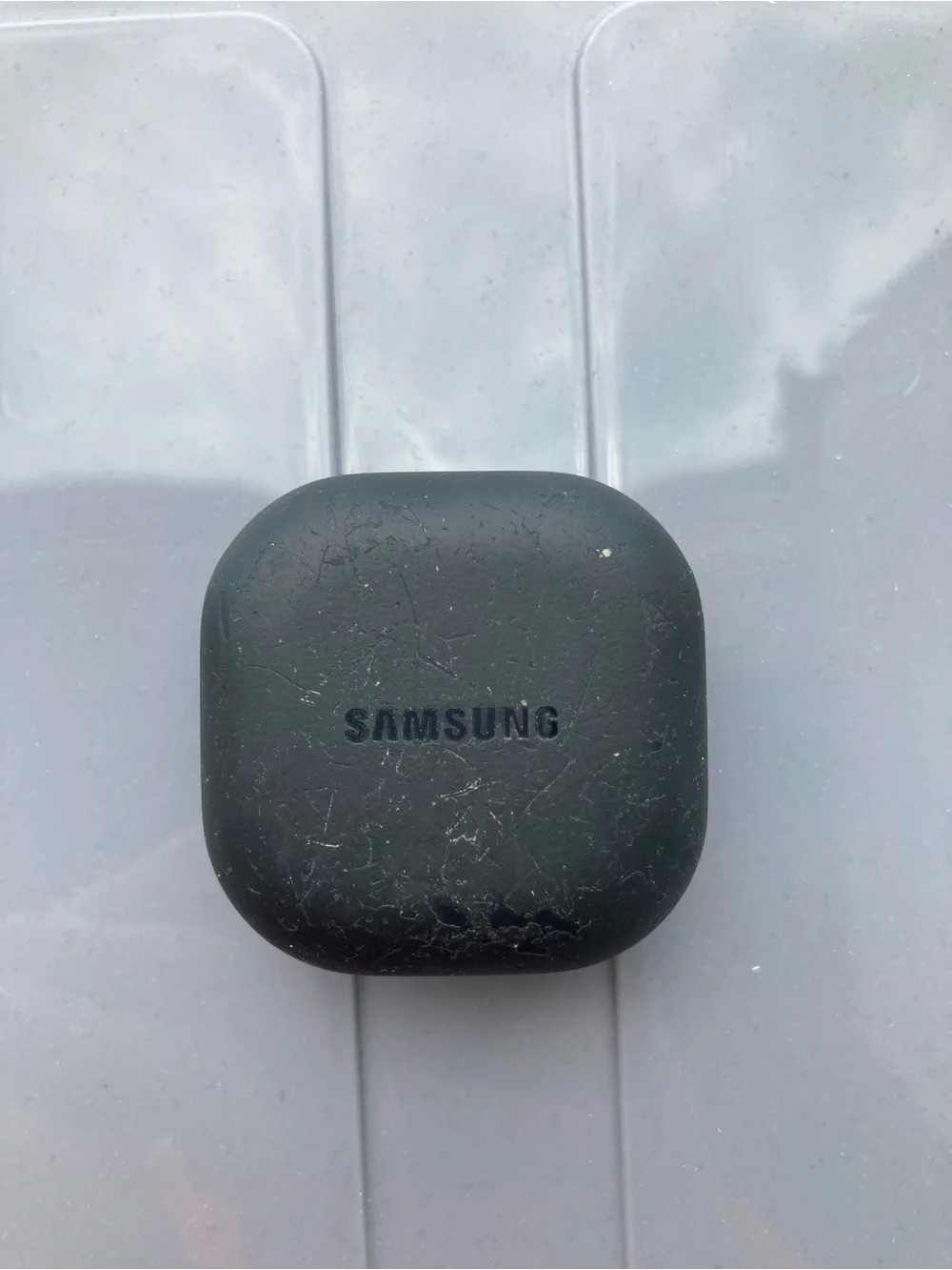 Samsung Black Earbud l